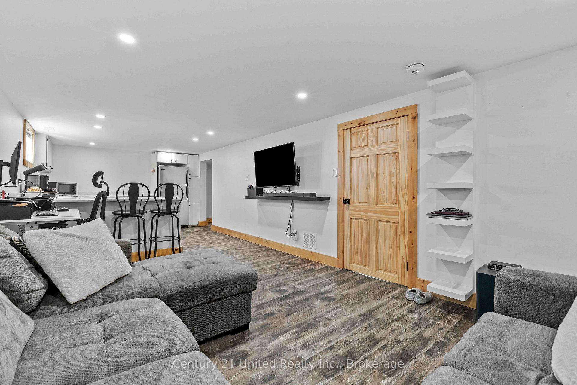 Photo 23 of 673 Frank Street, Peterborough, Otonabee Ward 1 — HOMEH