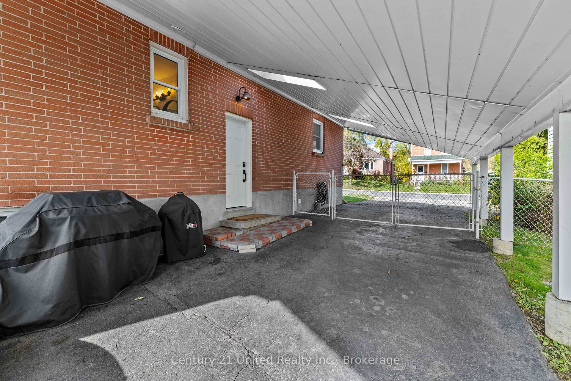 Photo 26 of 673 Frank Street, Peterborough, Otonabee Ward 1 — HOMEH
