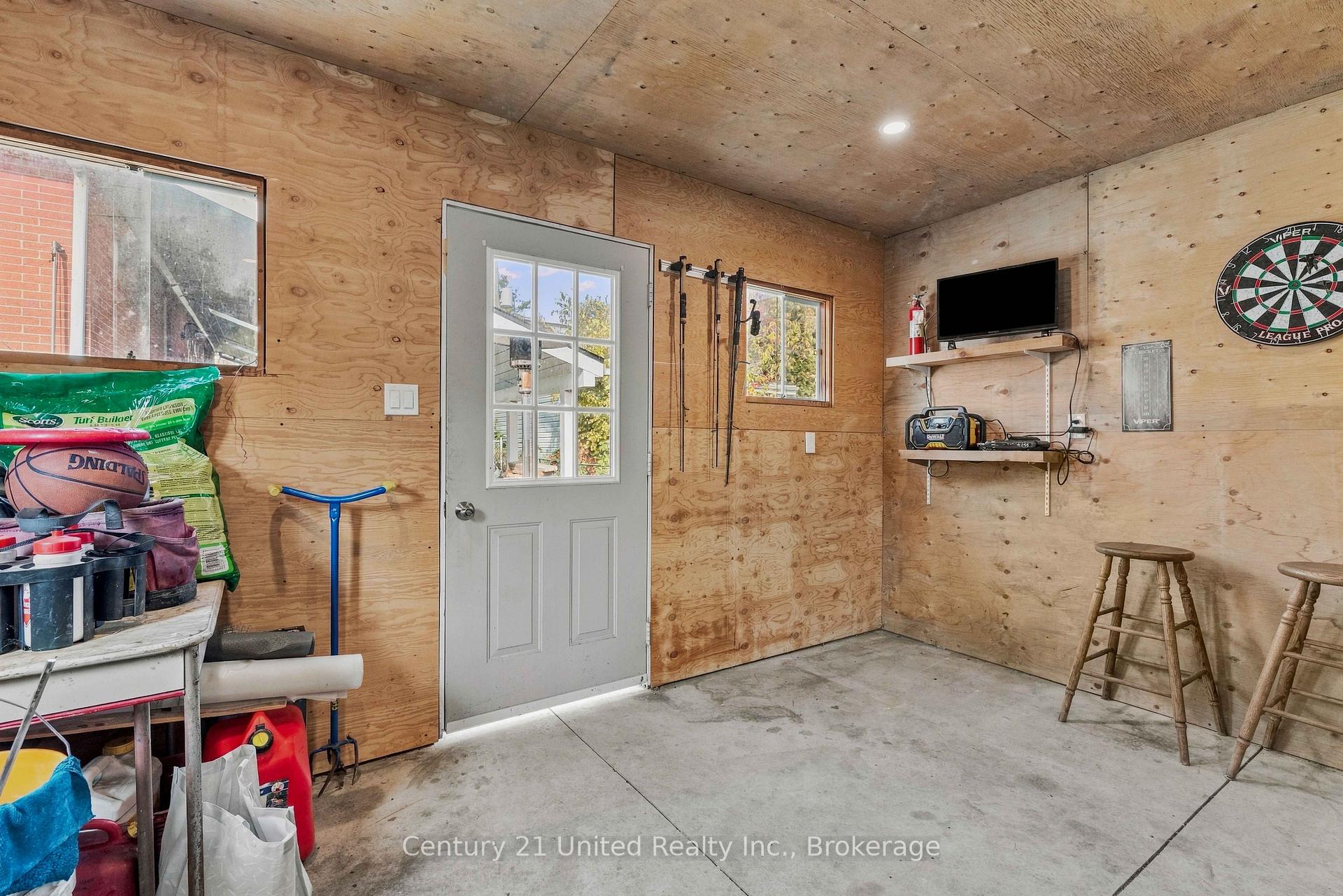 Photo 29 of 673 Frank Street, Peterborough, Otonabee Ward 1 — HOMEH