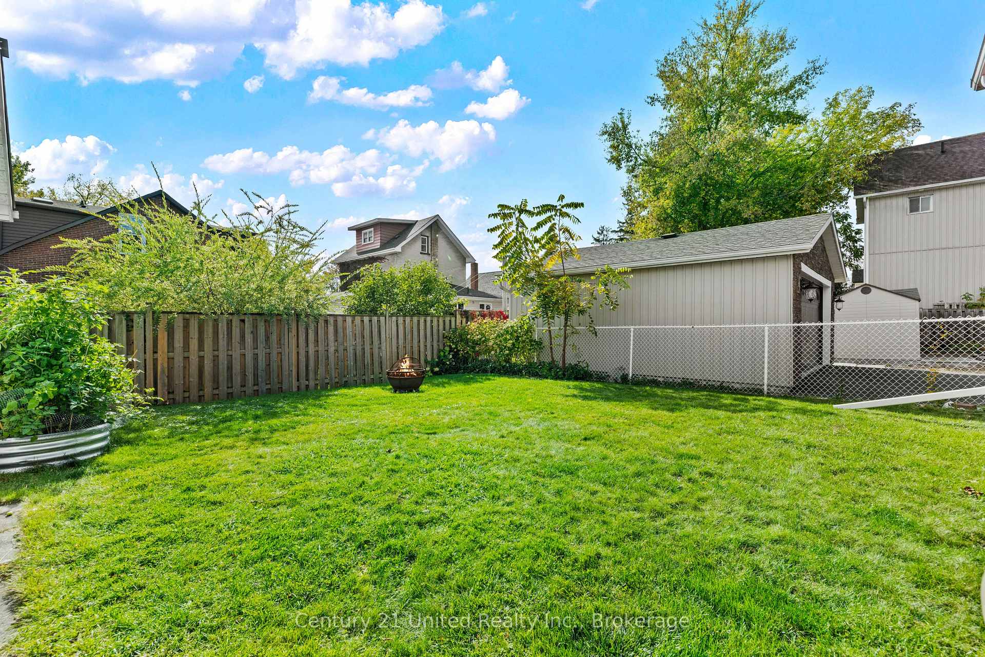Photo 33 of 673 Frank Street, Peterborough, Otonabee Ward 1 — HOMEH