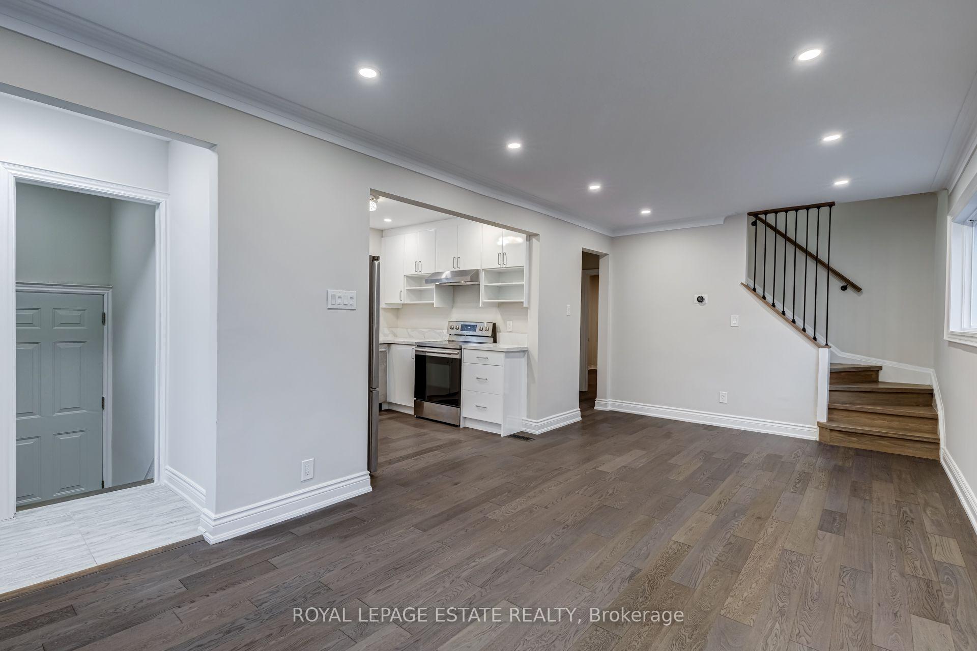 Photo 15 of 12 Norlong Boulevard, Toronto, East York — HOMEH