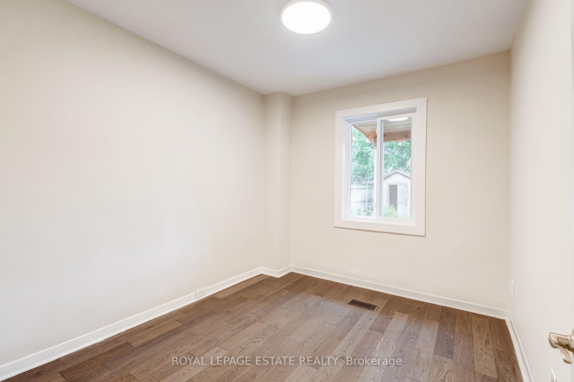 Photo 20 of 12 Norlong Boulevard, Toronto, East York — HOMEH