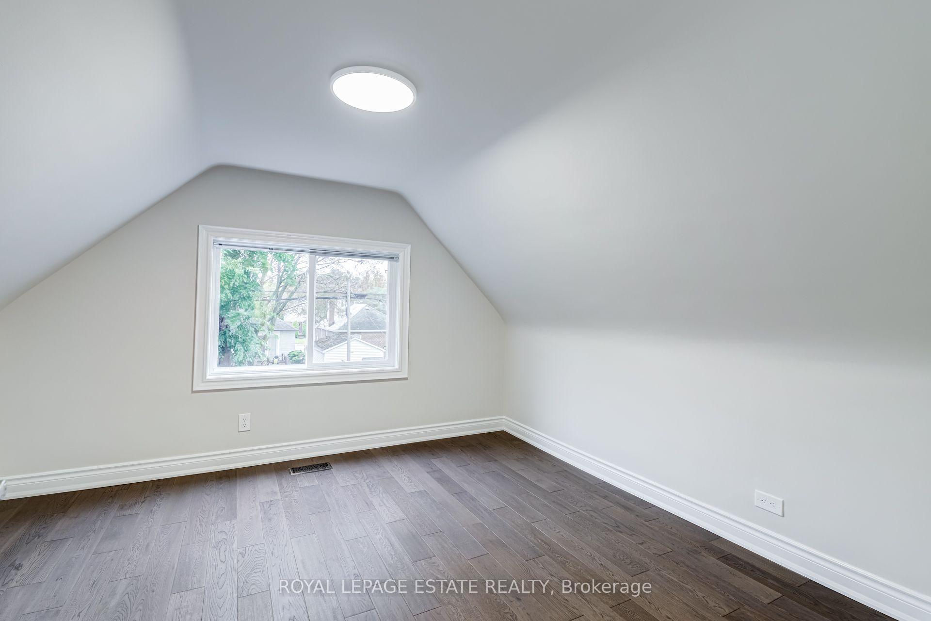 Photo 31 of 12 Norlong Boulevard, Toronto, East York — HOMEH