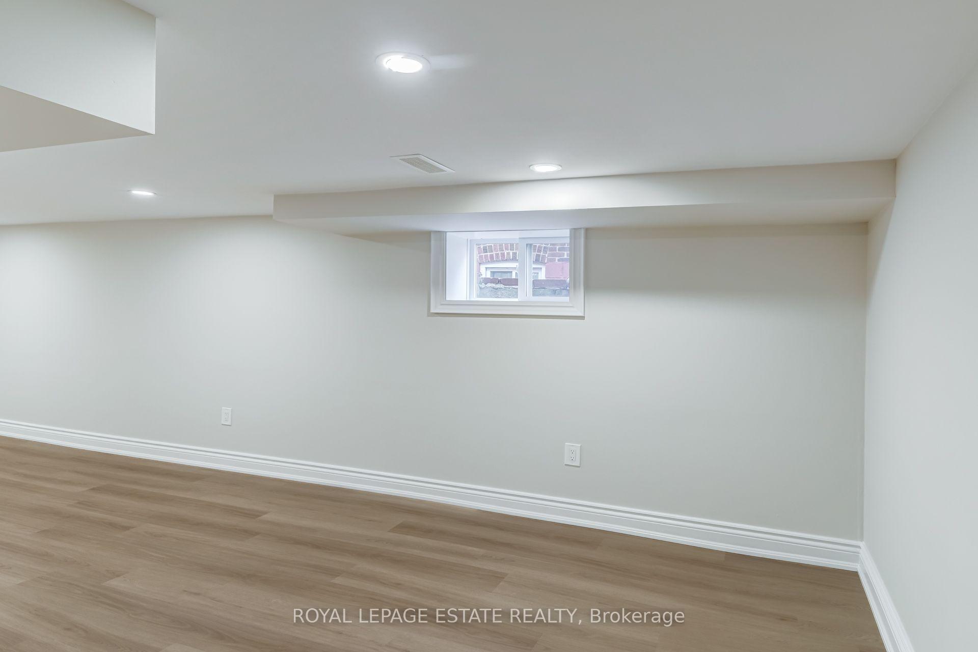 Photo 39 of 12 Norlong Boulevard, Toronto, East York — HOMEH
