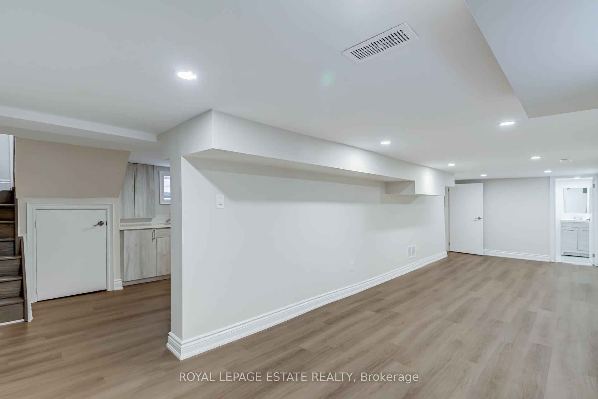 Photo 37 of 12 Norlong Boulevard, Toronto, East York — HOMEH