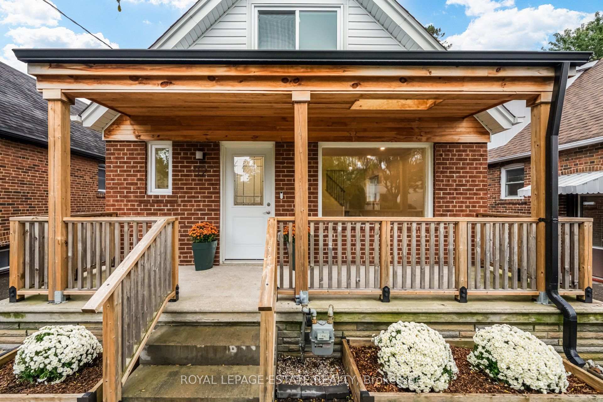 Photo 7 of 12 Norlong Boulevard, Toronto, East York — HOMEH