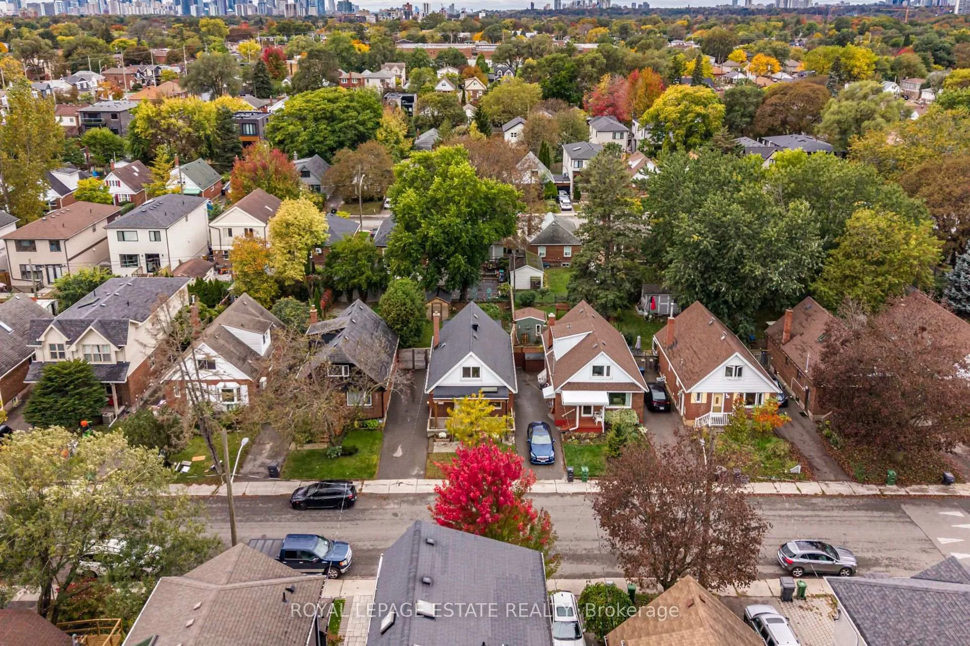 Photo 2 of 12 Norlong Boulevard, Toronto, East York — HOMEH