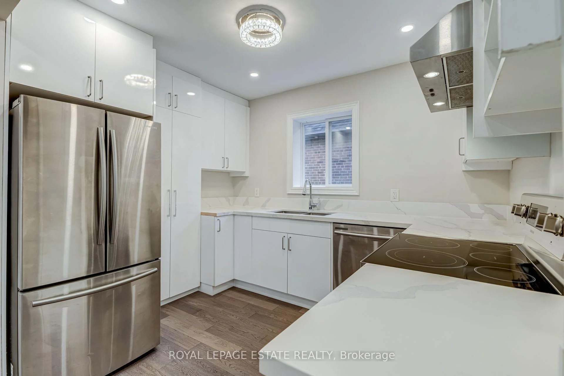 Photo 5 of 12 Norlong Boulevard, Toronto, East York — HOMEH