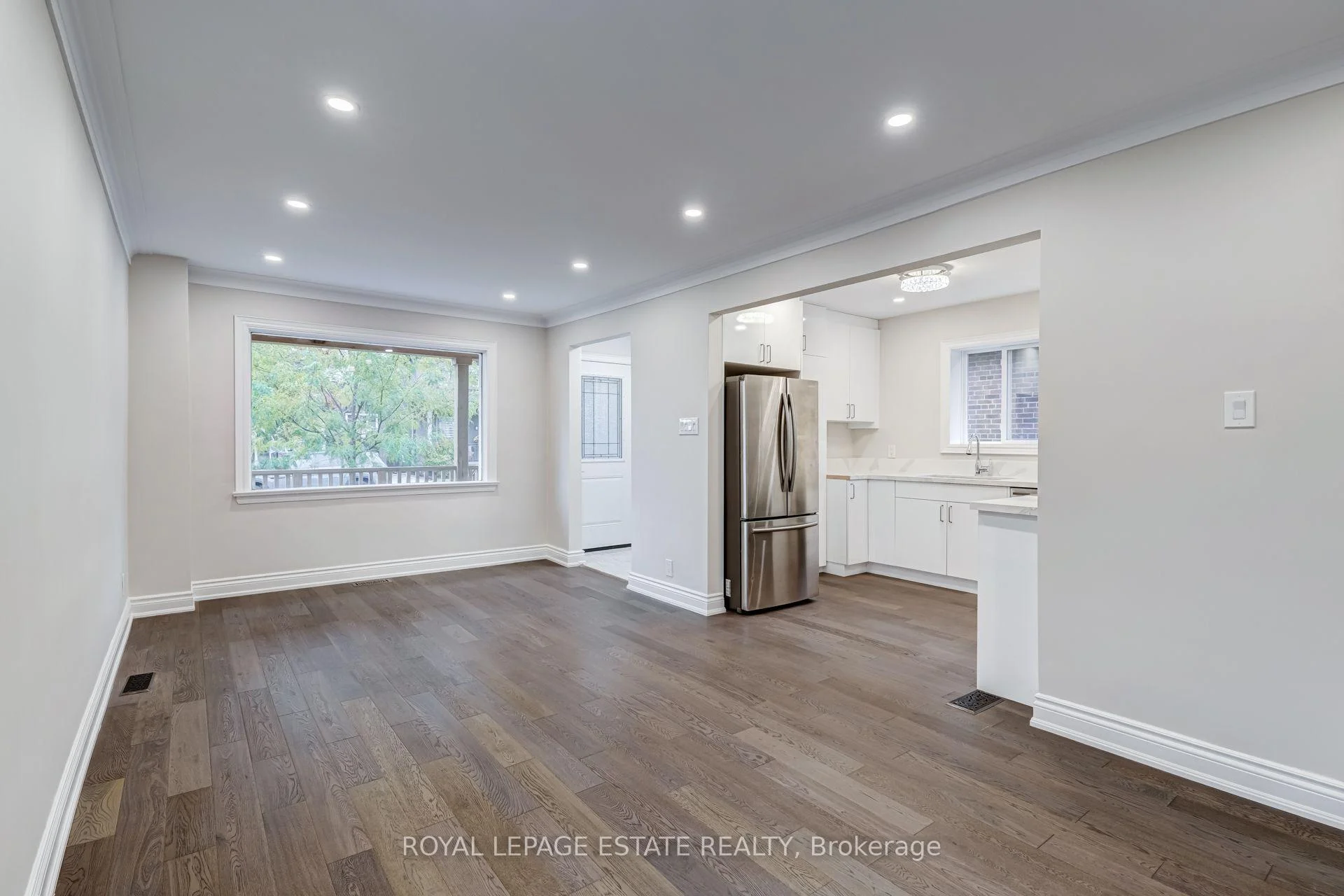 Photo 6 of 12 Norlong Boulevard, Toronto, East York — HOMEH