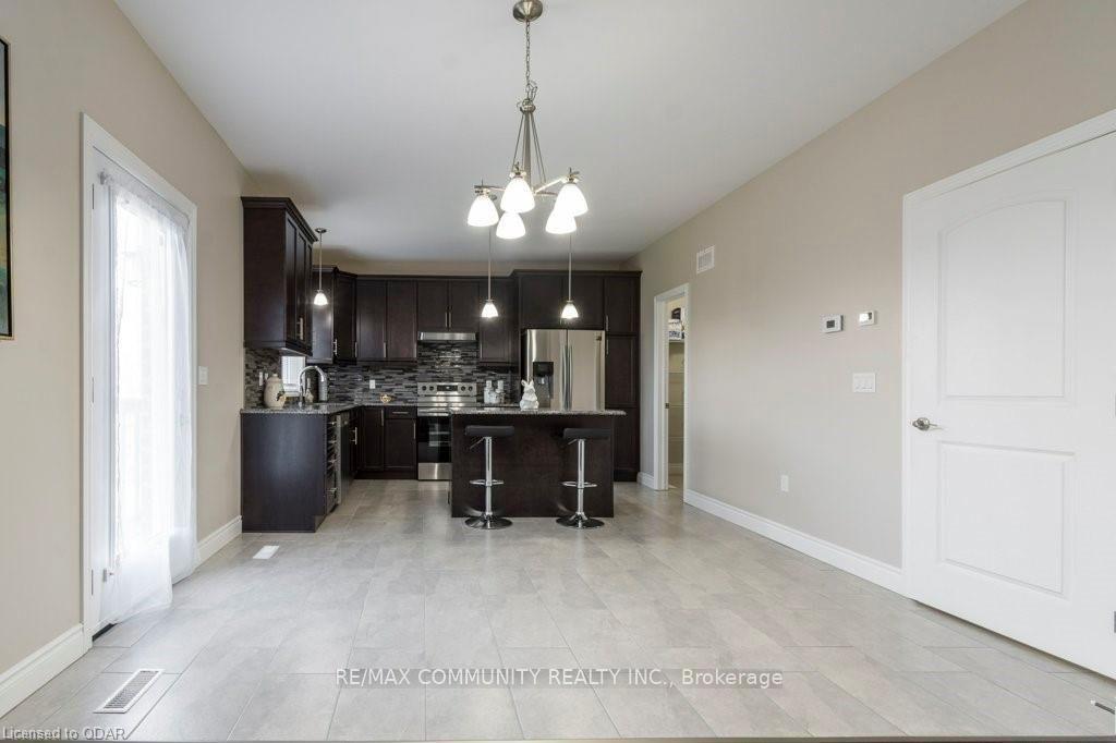 Photo 4 of 94 Redwood Drive, Belleville, Thurlow Ward — HOMEH