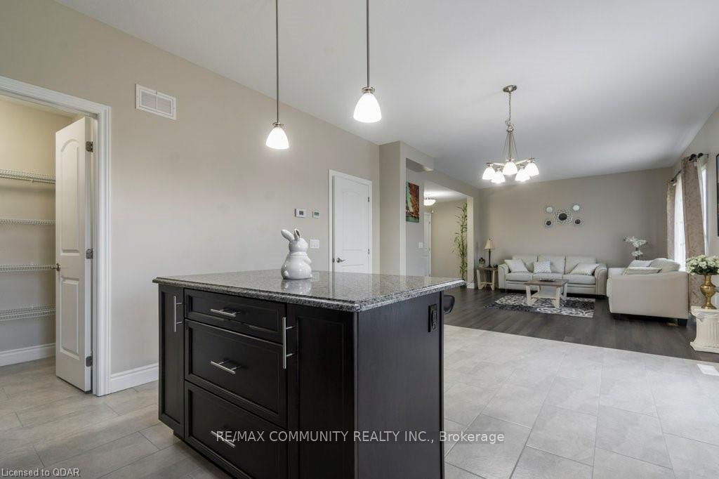 Photo 7 of 94 Redwood Drive, Belleville, Thurlow Ward — HOMEH