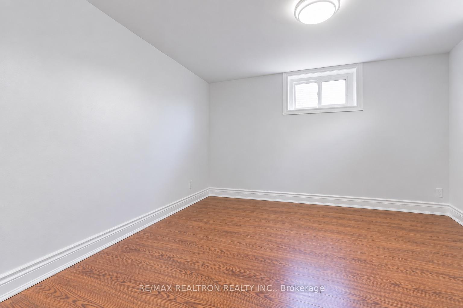 Photo 7 of 7 Aragon Avenue, Scarborough, Tam O'Shanter-Sullivan — HOMEH