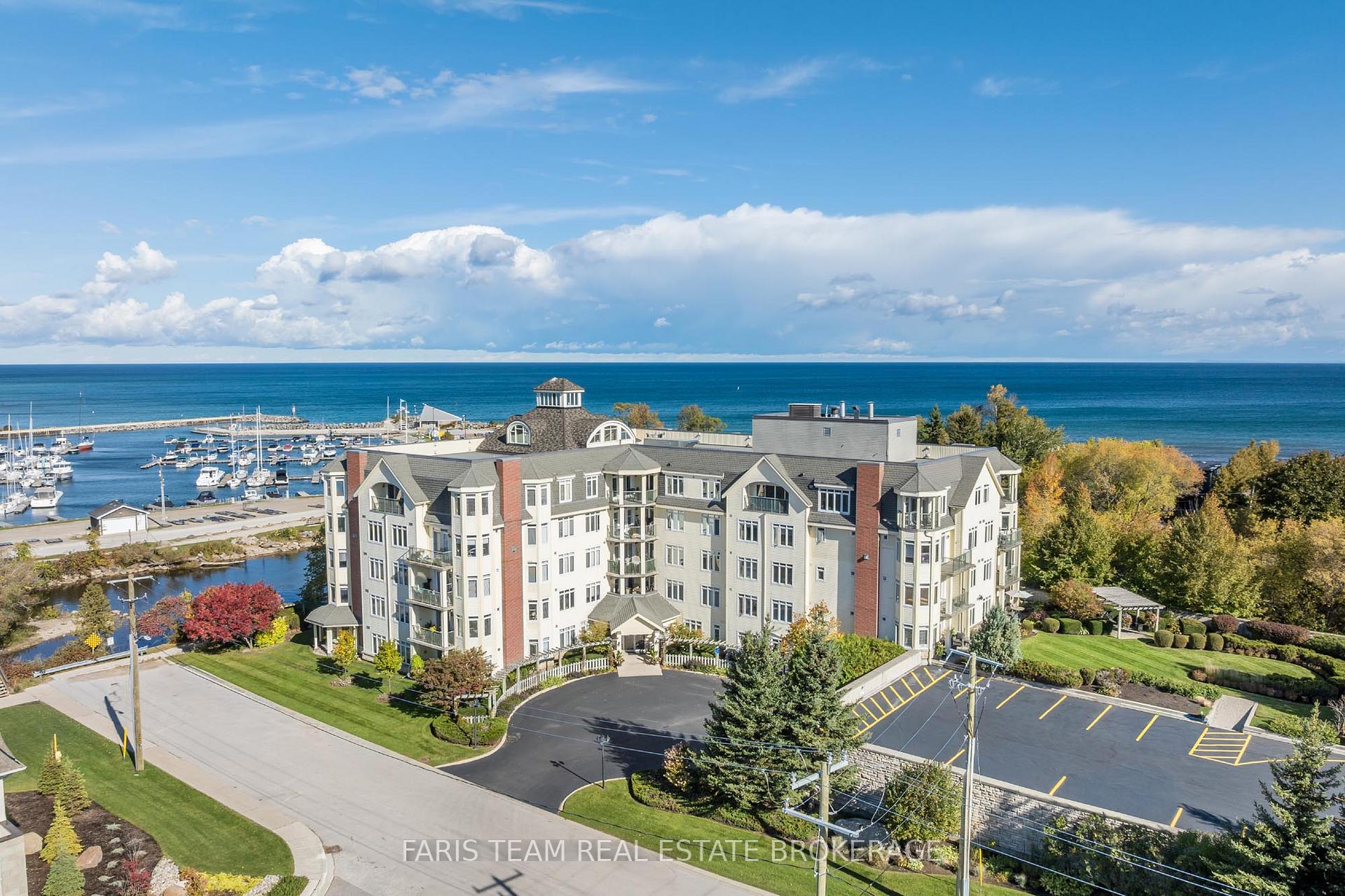 Front of Unit 301, 10 Bay Street E