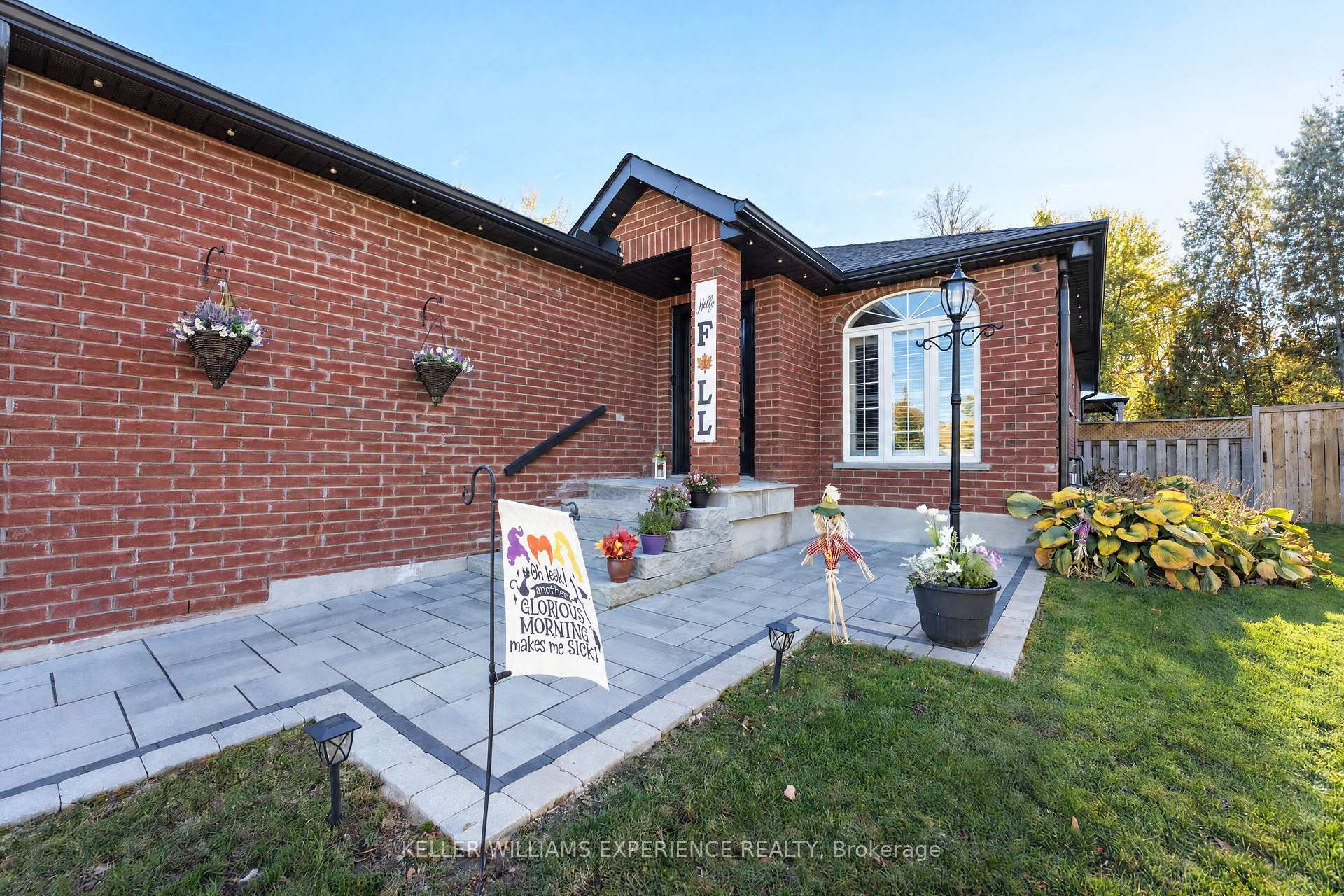 Photo 5 of 34 Brighton Road, Barrie, Georgian Drive — HOMEH