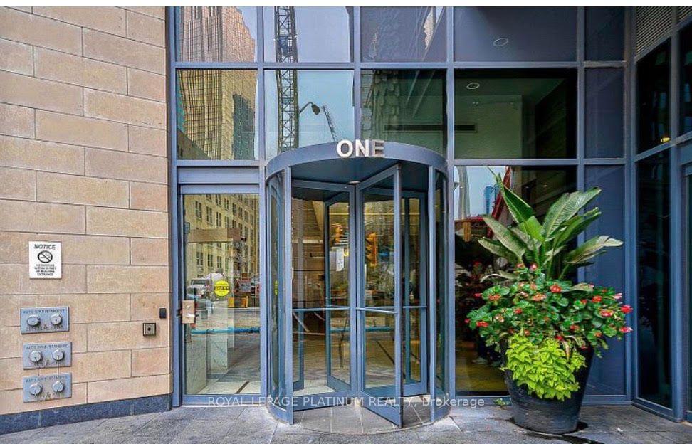Photo 2 of Unit 2805, 1 The Esplanade Drive, Toronto, Waterfront Communities — HOMEH