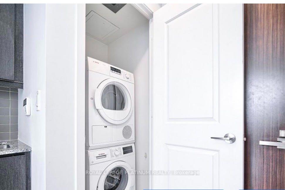 Photo 4 of Unit 2805, 1 The Esplanade Drive, Toronto, Waterfront Communities — HOMEH