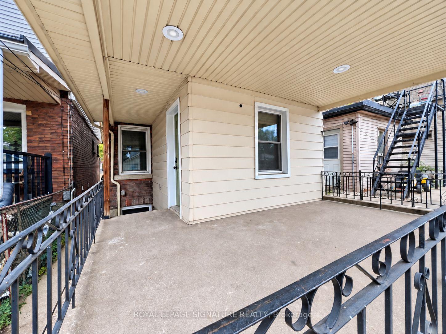 Photo 2 of Unit 2, 174 Gage Avenue, Hamilton, Crown Point — HOMEH