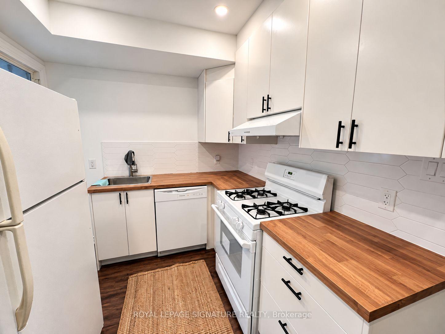 Photo 5 of Unit 2, 174 Gage Avenue, Hamilton, Crown Point — HOMEH