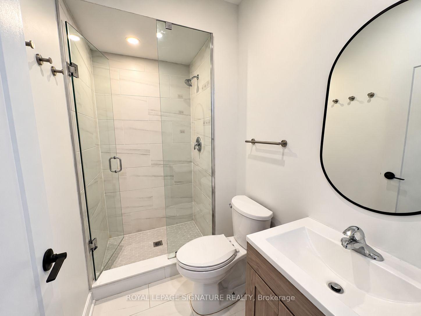 Photo 10 of Unit 2, 174 Gage Avenue, Hamilton, Crown Point — HOMEH