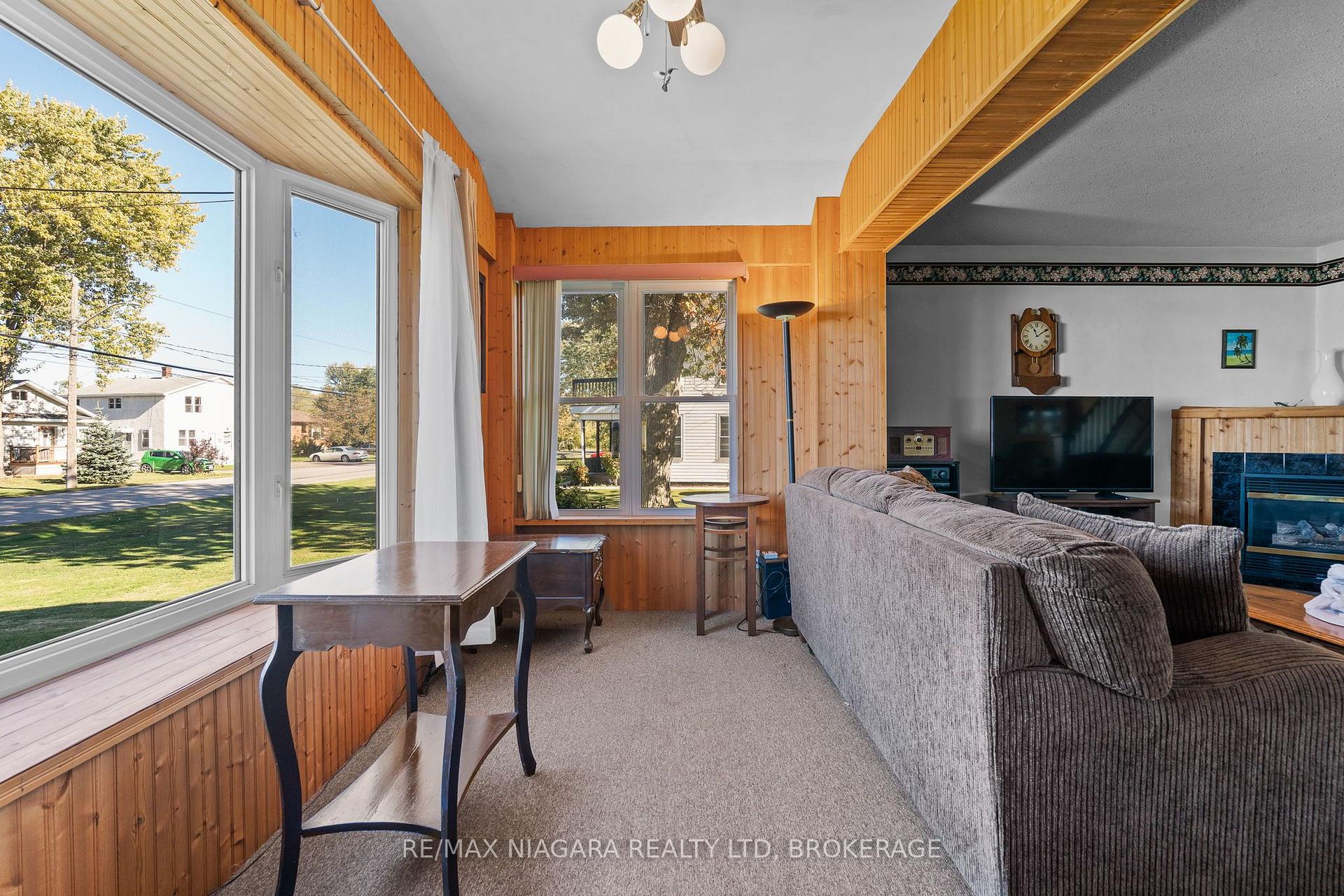 Photo 5 of 147 Chippawa Road, Port Colborne, Bethel — HOMEH