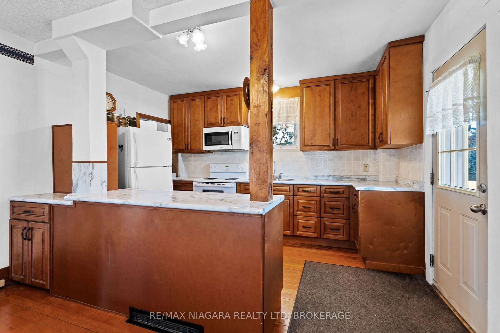 Photo 9 of 147 Chippawa Road, Port Colborne, Bethel — HOMEH