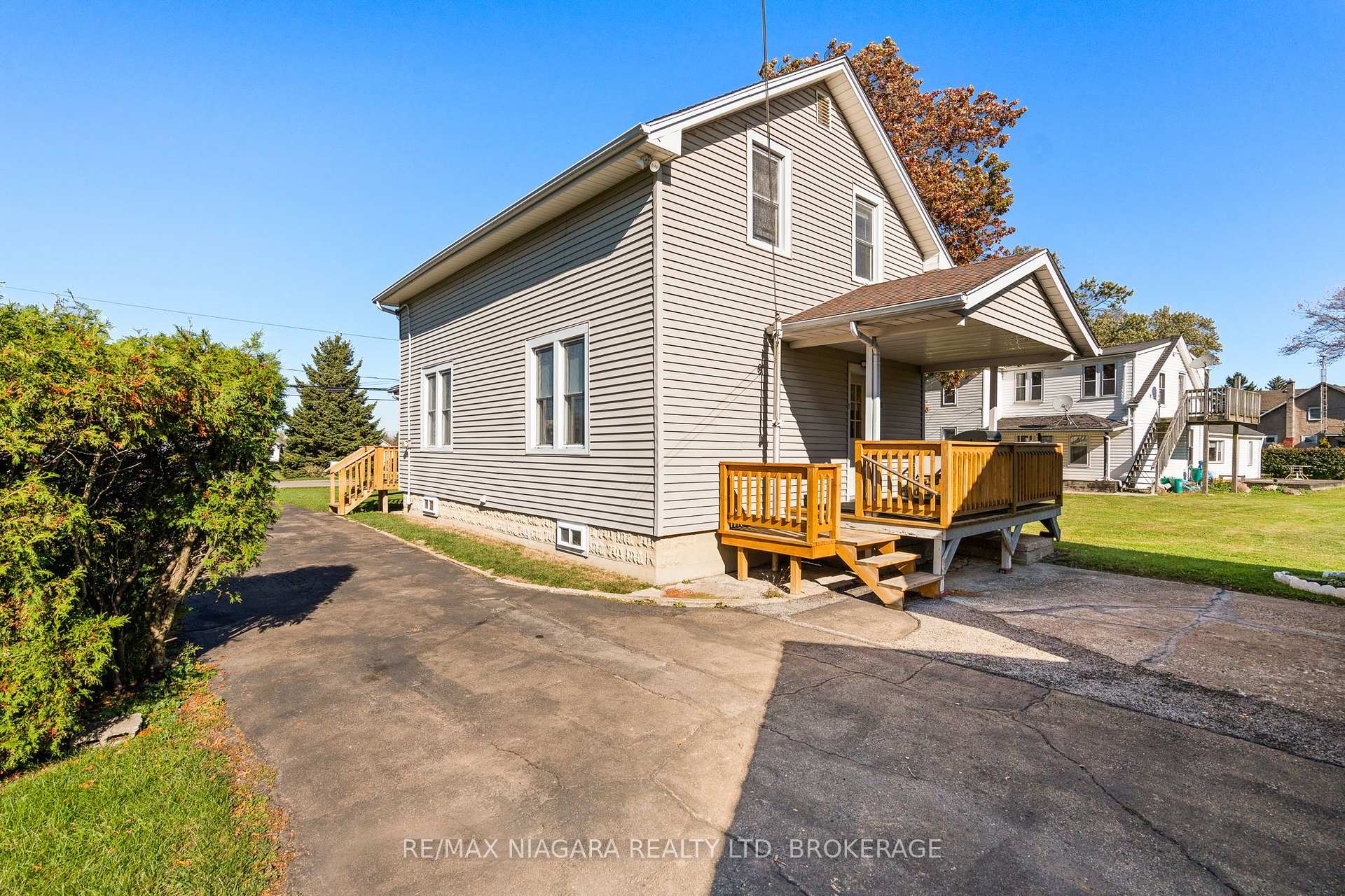 Photo 20 of 147 Chippawa Road, Port Colborne, Bethel — HOMEH