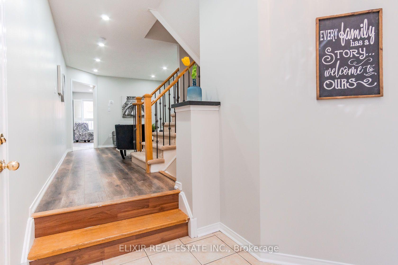 Photo 5 of 32 Trumpet Valley Boulevard, Brampton, Fletcher's Meadow — HOMEH