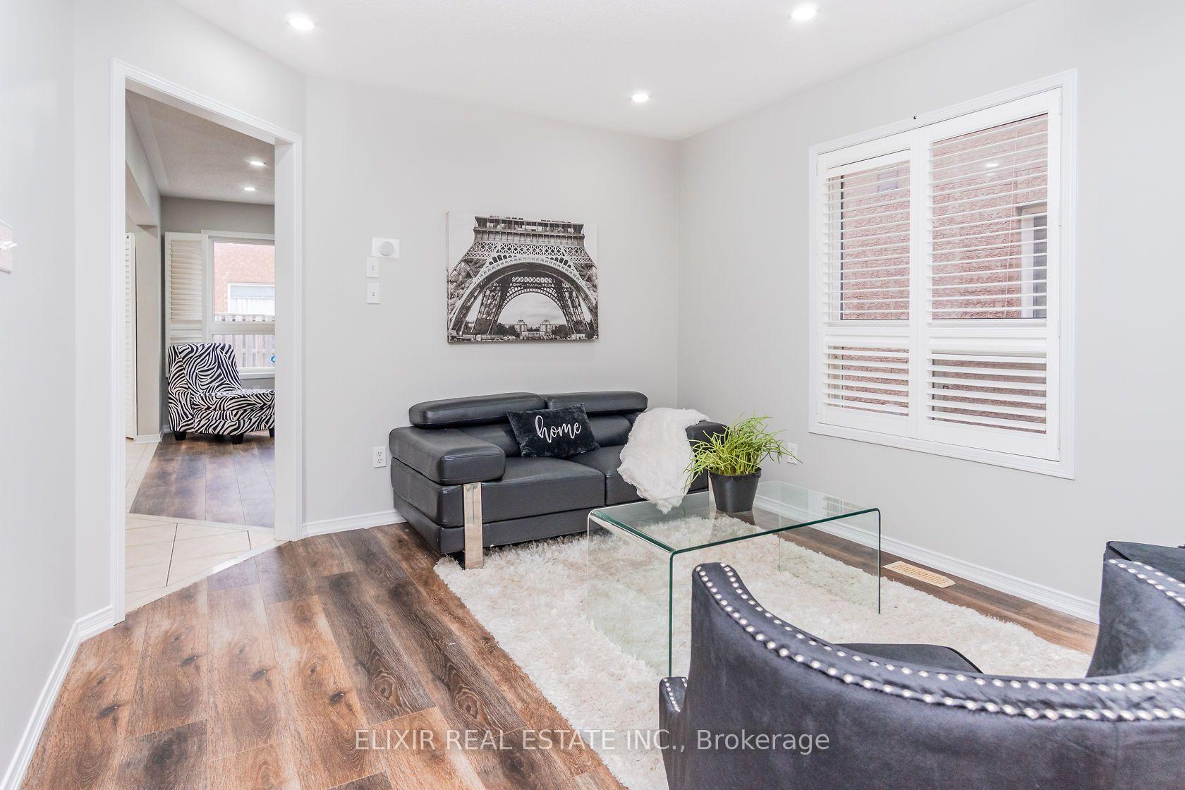 Photo 6 of 32 Trumpet Valley Boulevard, Brampton, Fletcher's Meadow — HOMEH