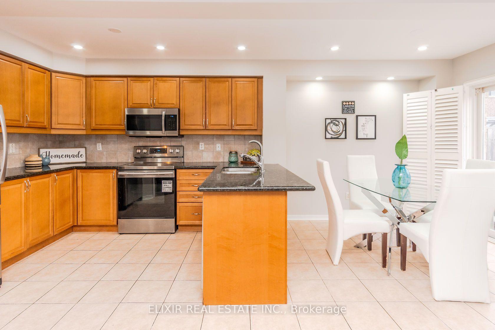 Photo 9 of 32 Trumpet Valley Boulevard, Brampton, Fletcher's Meadow — HOMEH