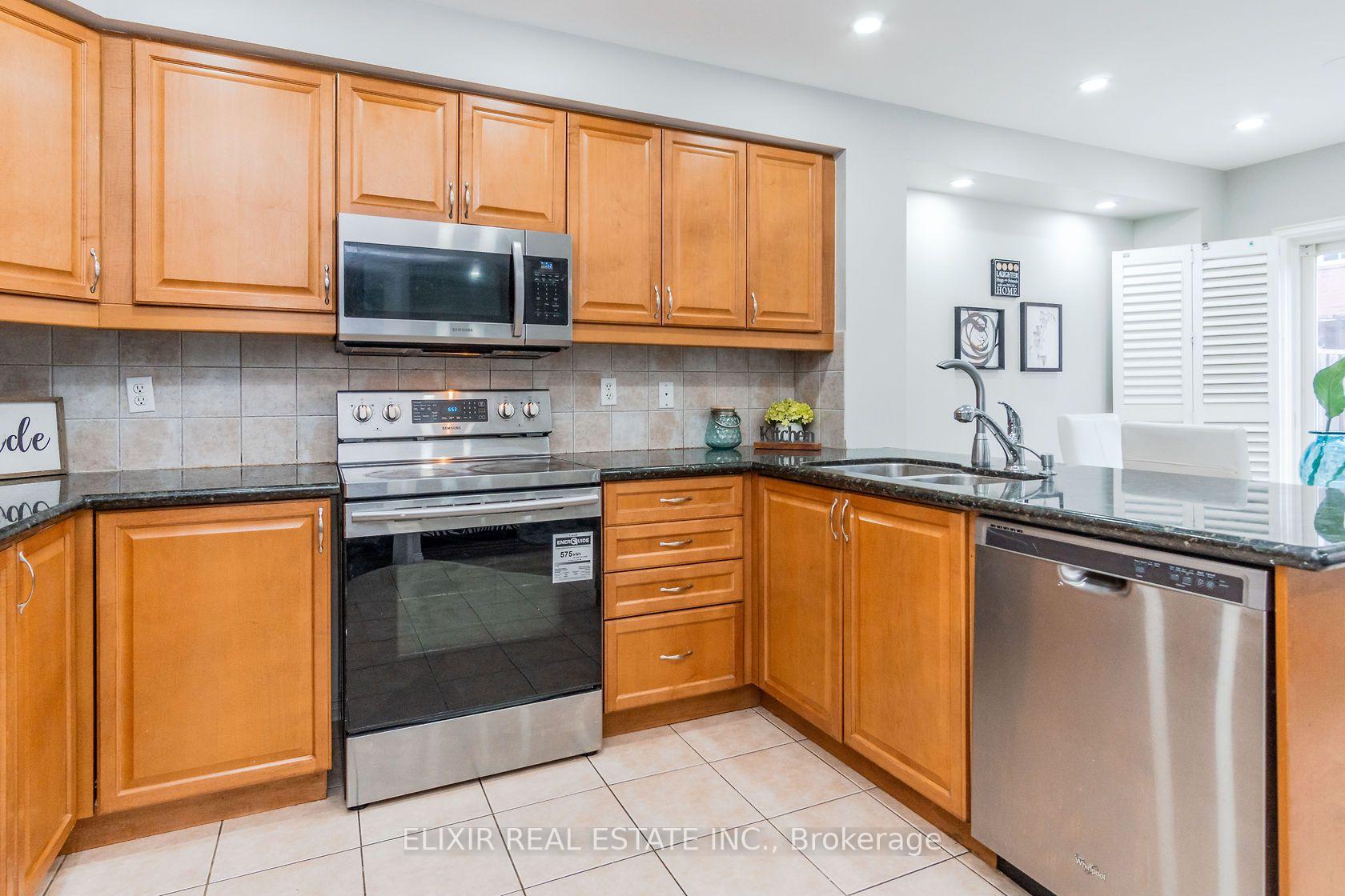 Photo 10 of 32 Trumpet Valley Boulevard, Brampton, Fletcher's Meadow — HOMEH