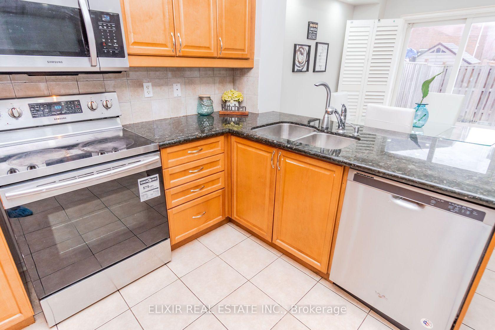 Photo 11 of 32 Trumpet Valley Boulevard, Brampton, Fletcher's Meadow — HOMEH