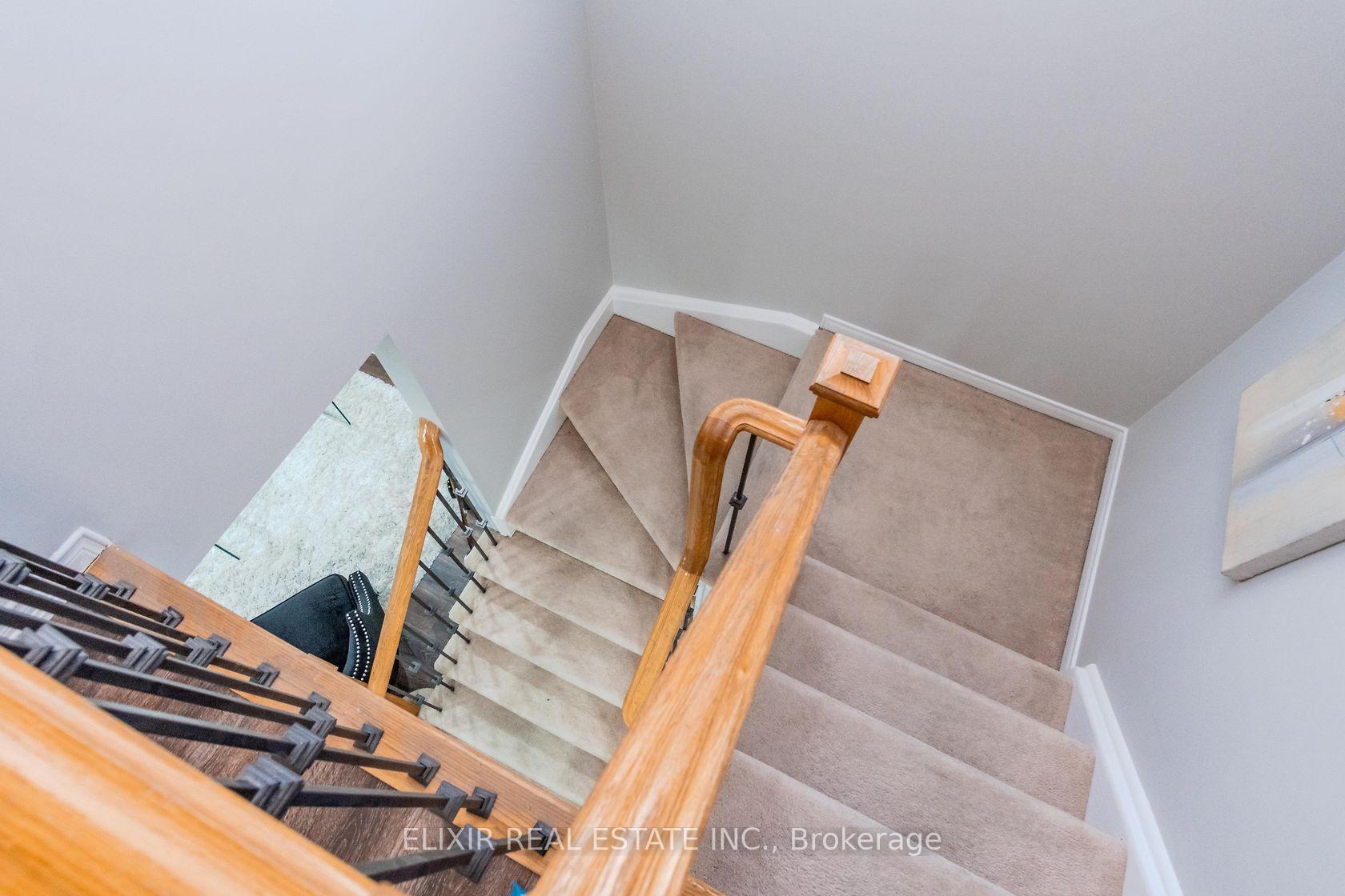 Photo 13 of 32 Trumpet Valley Boulevard, Brampton, Fletcher's Meadow — HOMEH
