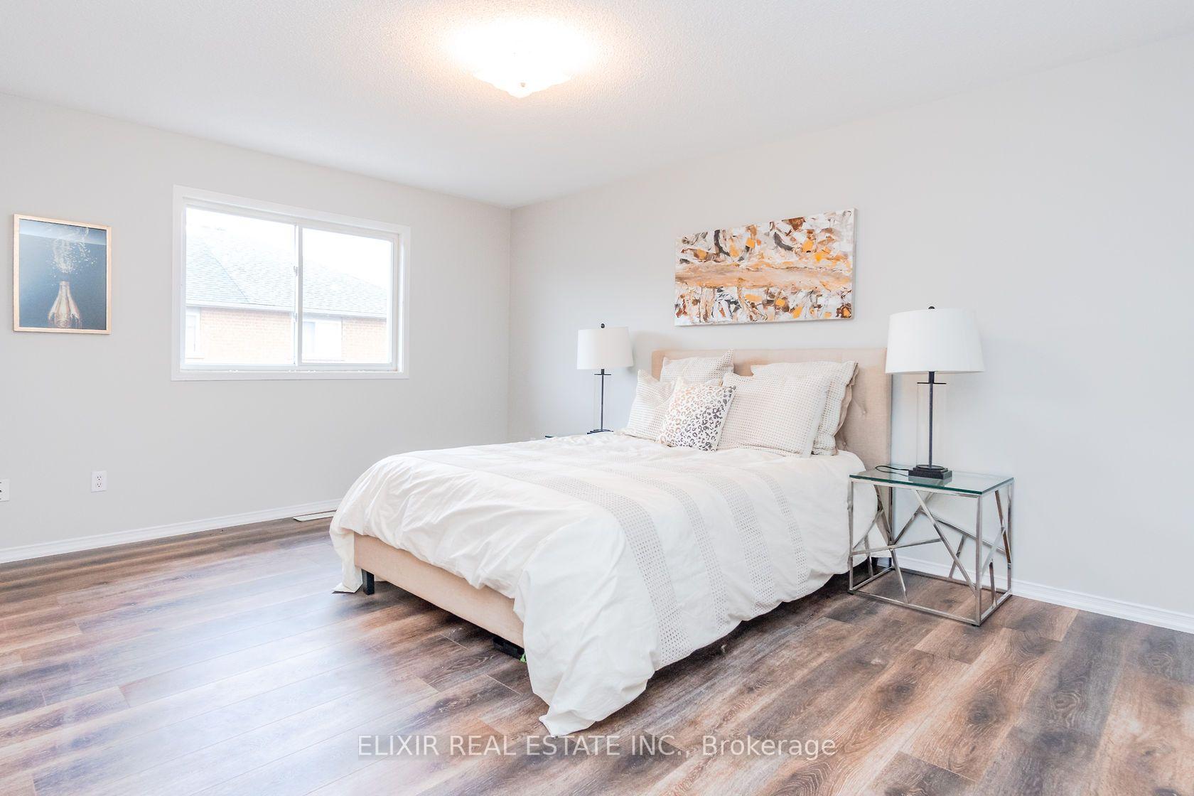 Photo 14 of 32 Trumpet Valley Boulevard, Brampton, Fletcher's Meadow — HOMEH
