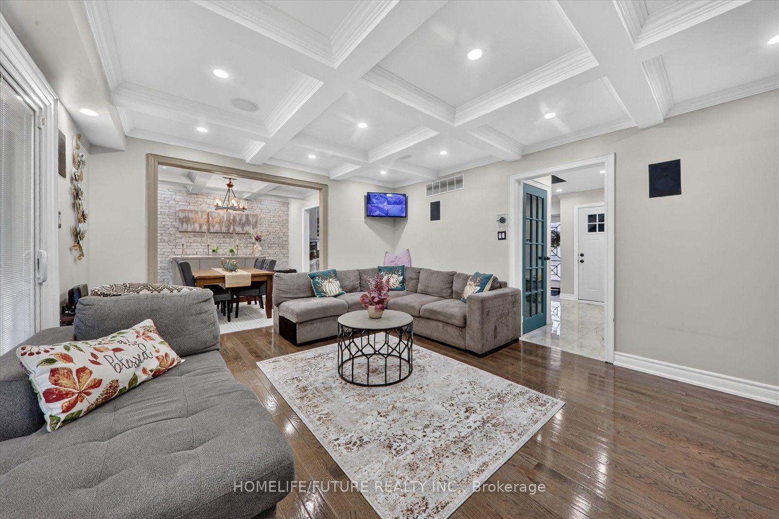 Photo 16 of 1569 Jaywin Circle, Pickering, Village East — HOMEH