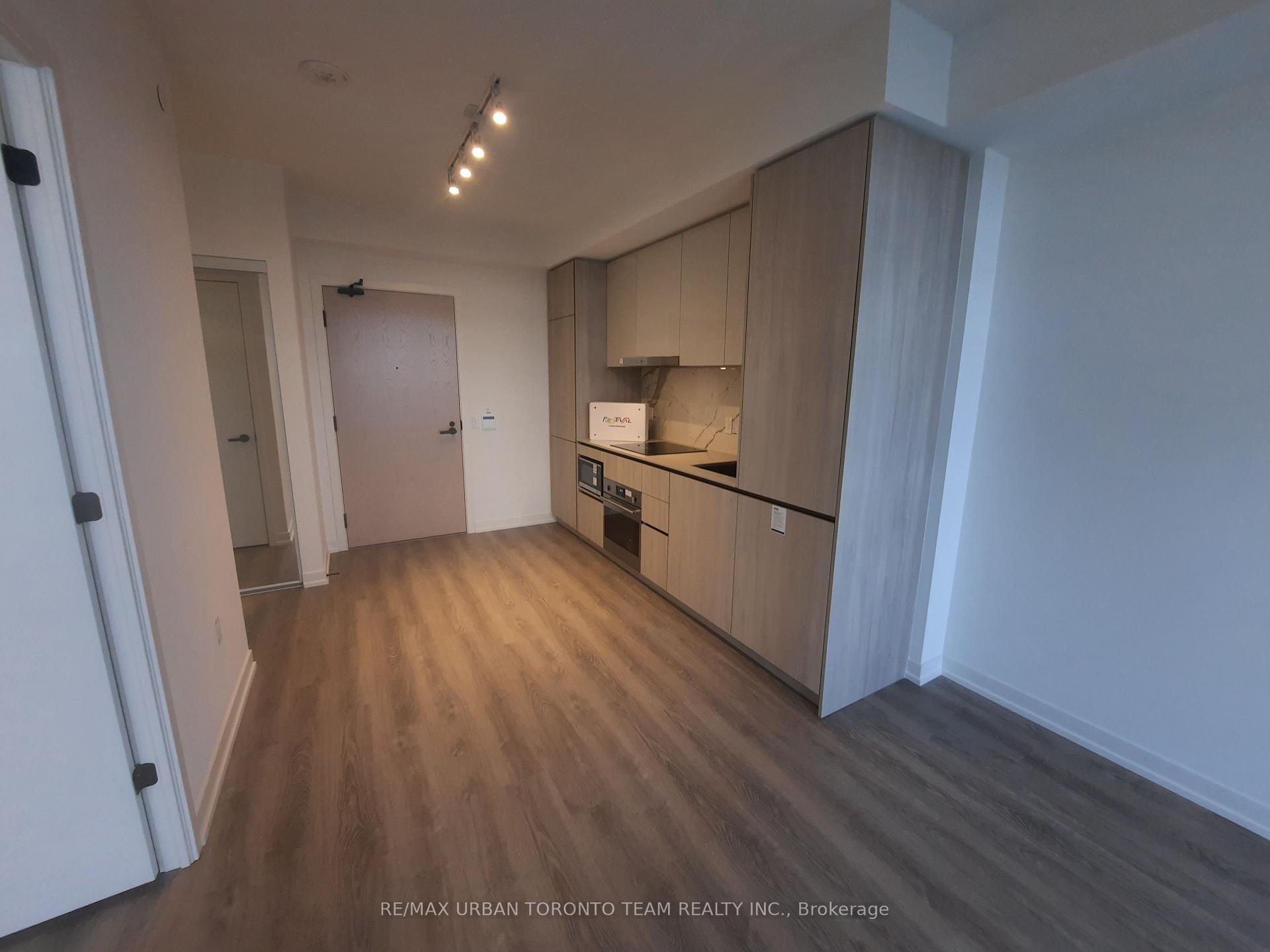 Photo 3 of Unit 1505, 8 Interchange Way, Vaughan, Vaughan Corporate Centre — HOMEH