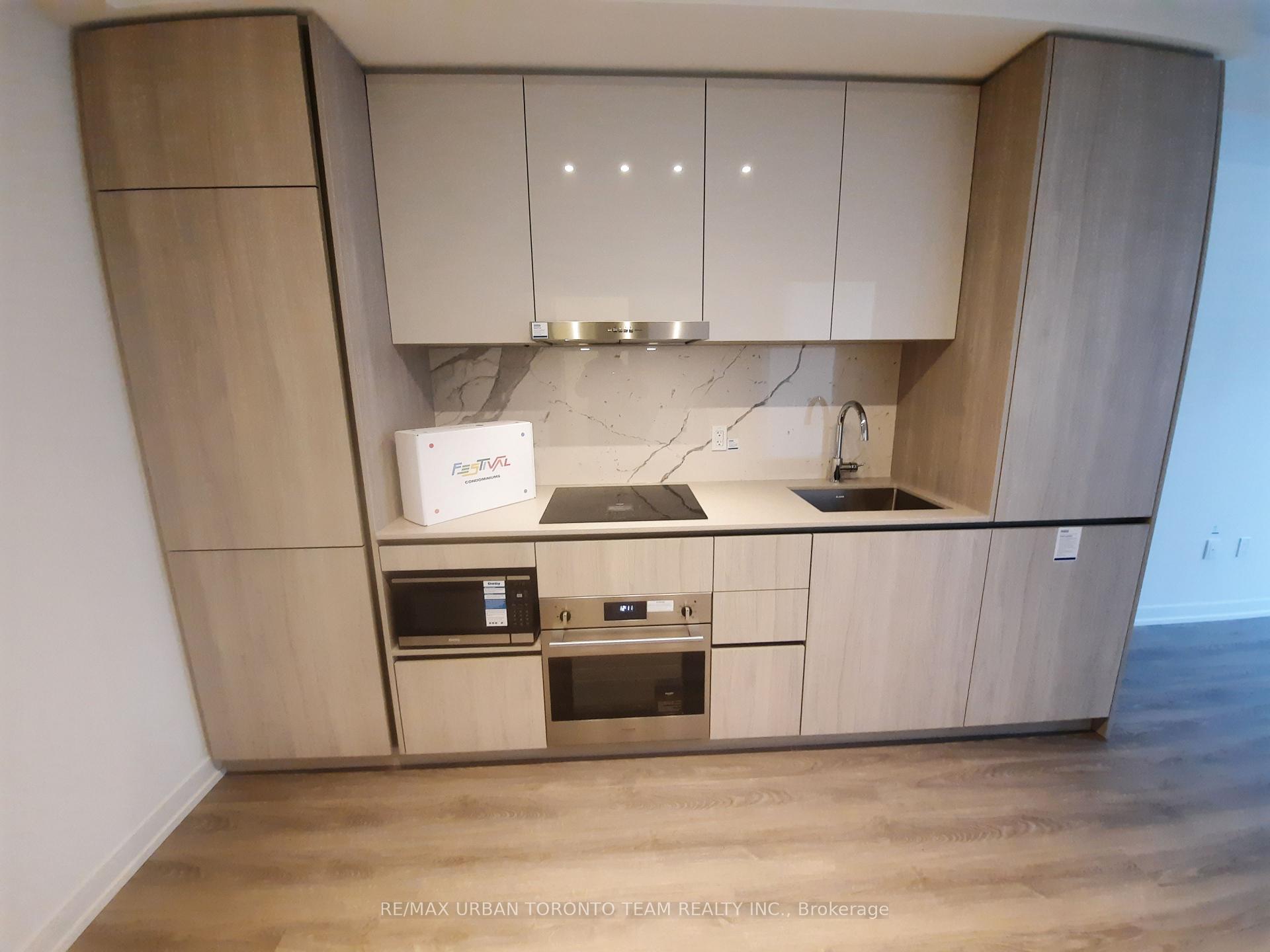 Photo 7 of Unit 1505, 8 Interchange Way, Vaughan, Vaughan Corporate Centre — HOMEH