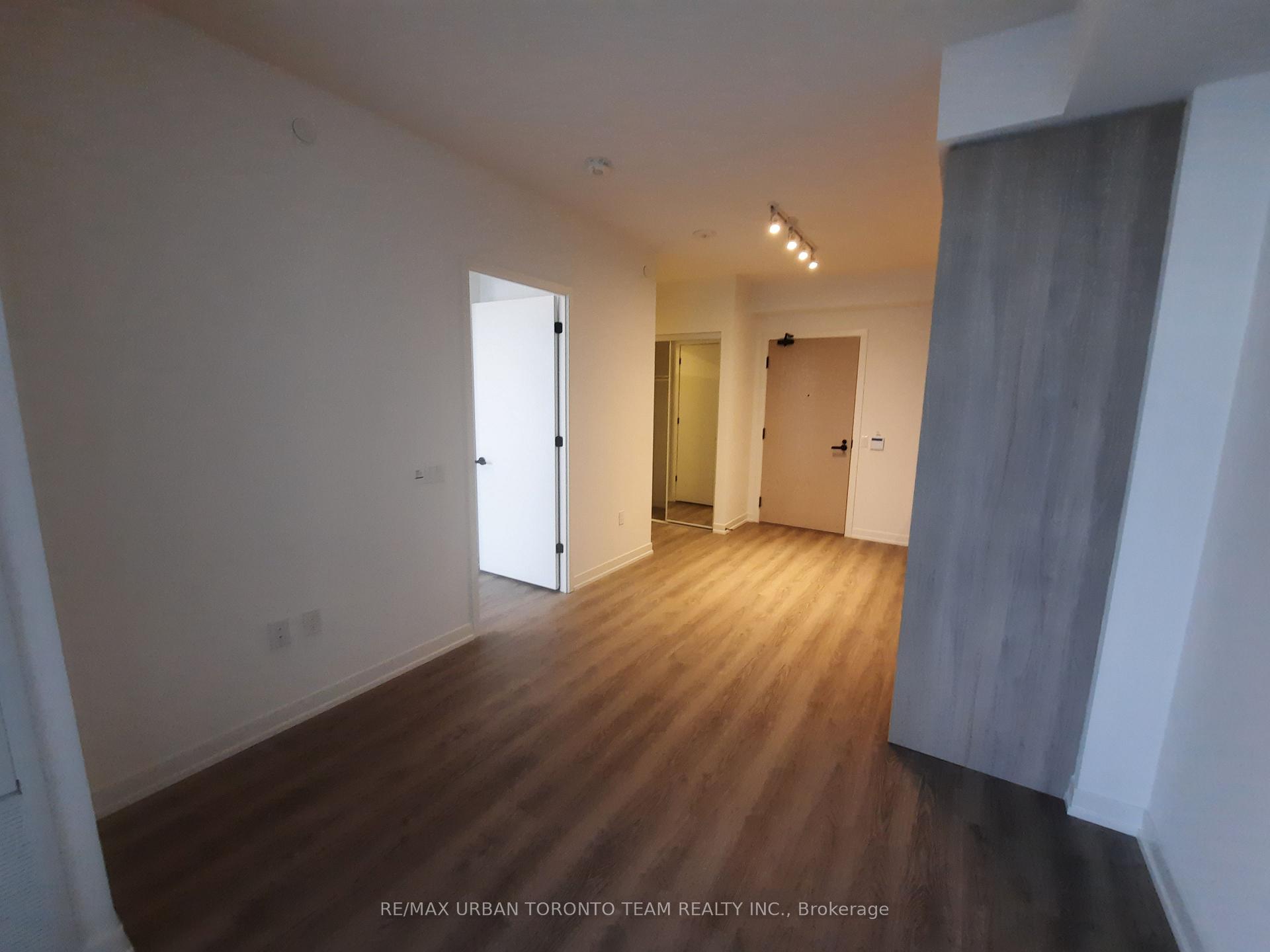 Photo 10 of Unit 1505, 8 Interchange Way, Vaughan, Vaughan Corporate Centre — HOMEH