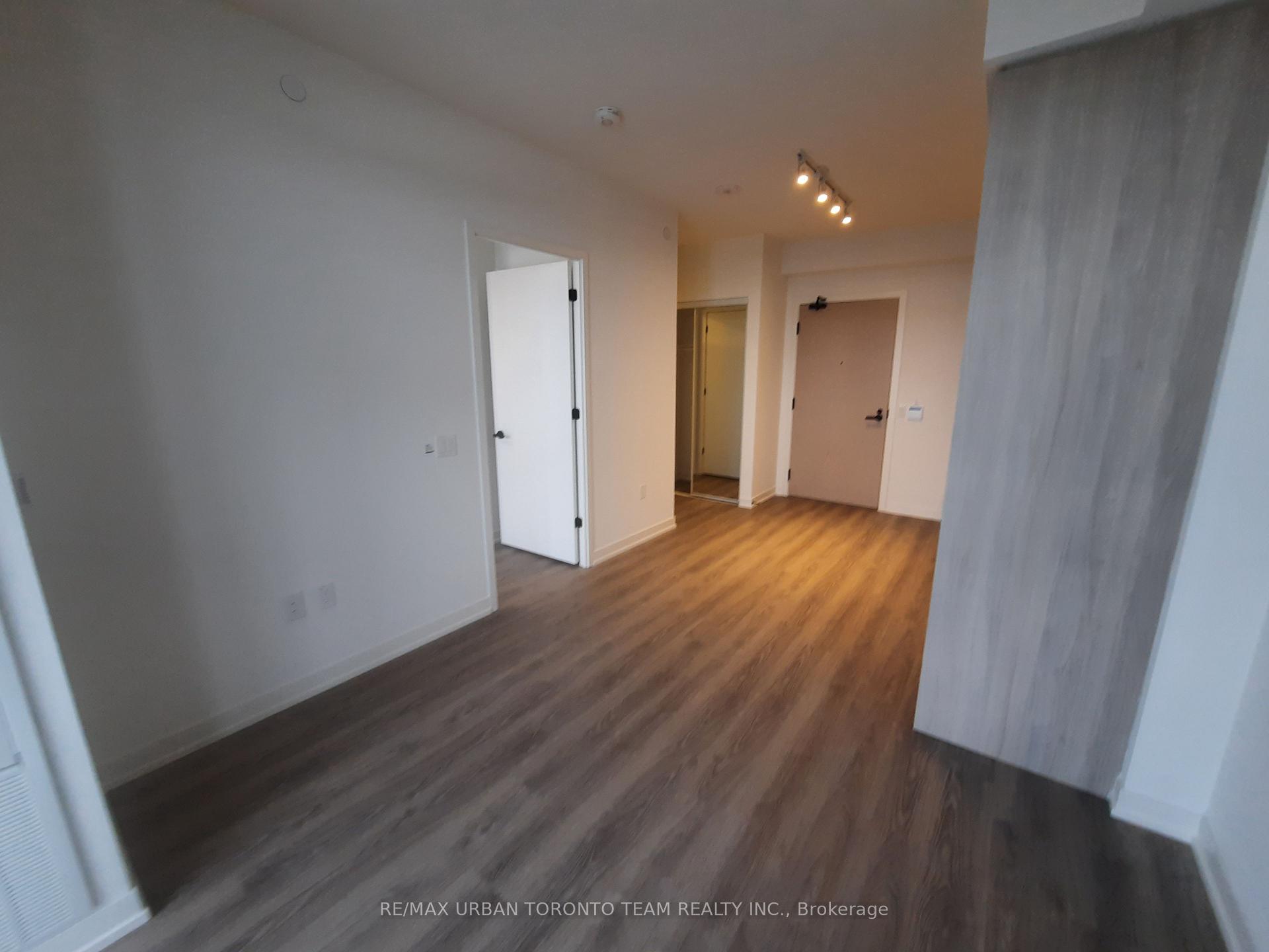 Photo 11 of Unit 1505, 8 Interchange Way, Vaughan, Vaughan Corporate Centre — HOMEH