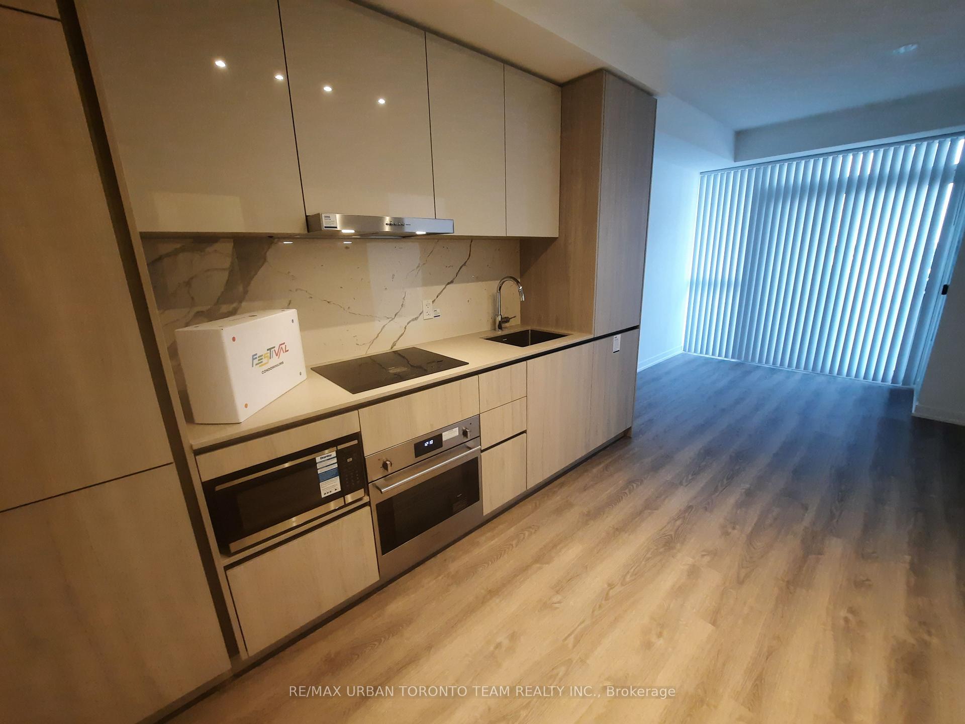 Photo 14 of Unit 1505, 8 Interchange Way, Vaughan, Vaughan Corporate Centre — HOMEH
