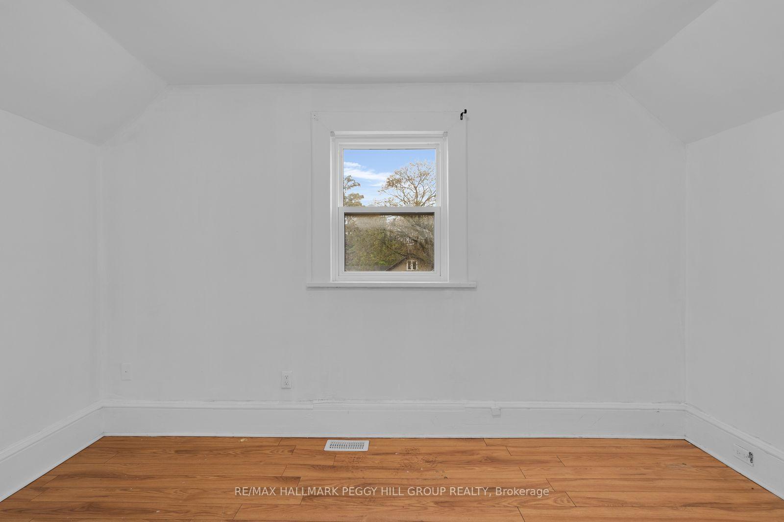 Photo 8 of 108 John Street, Barrie, Sanford — HOMEH