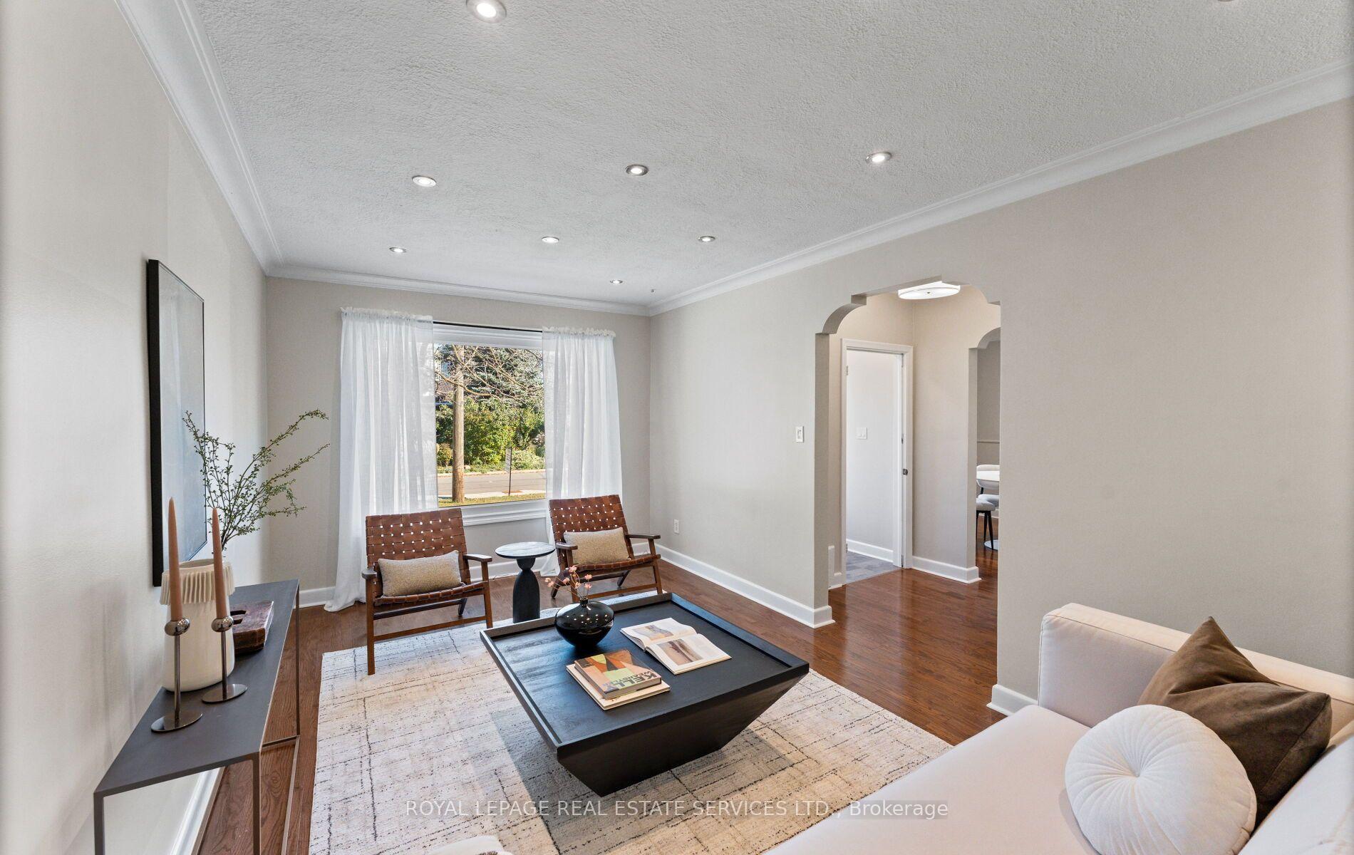 Photo 4 of 90 Silverhill Drive, Etobicoke, Islington-City Centre West — HOMEH