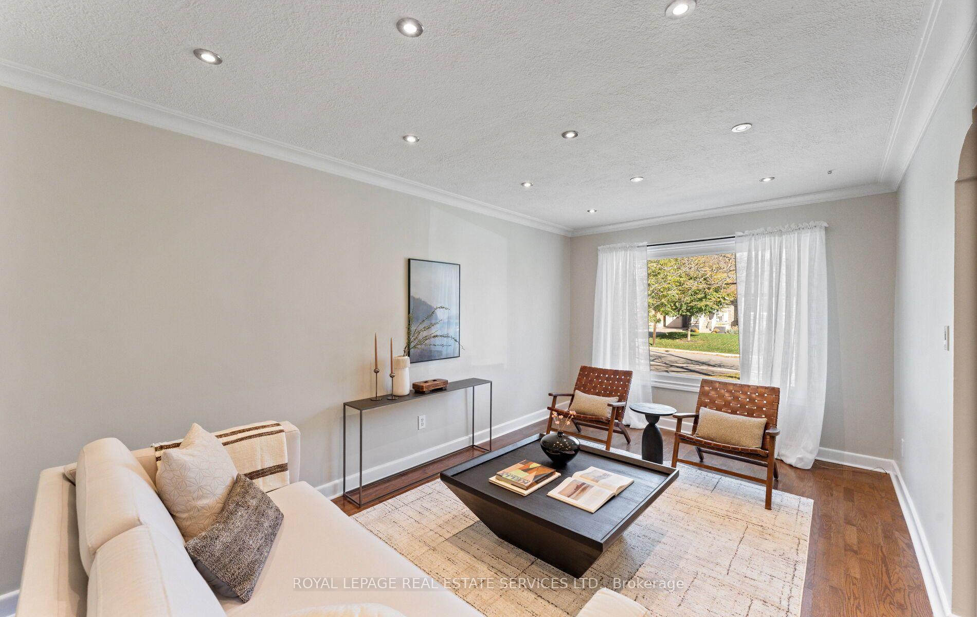 Photo 5 of 90 Silverhill Drive, Etobicoke, Islington-City Centre West — HOMEH