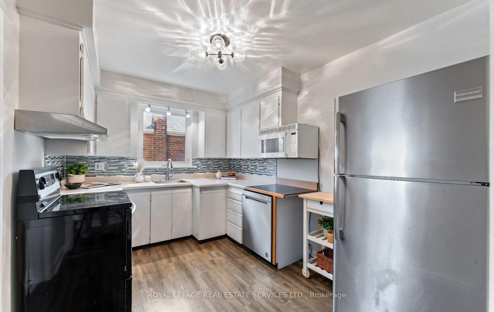 Photo 7 of 90 Silverhill Drive, Etobicoke, Islington-City Centre West — HOMEH