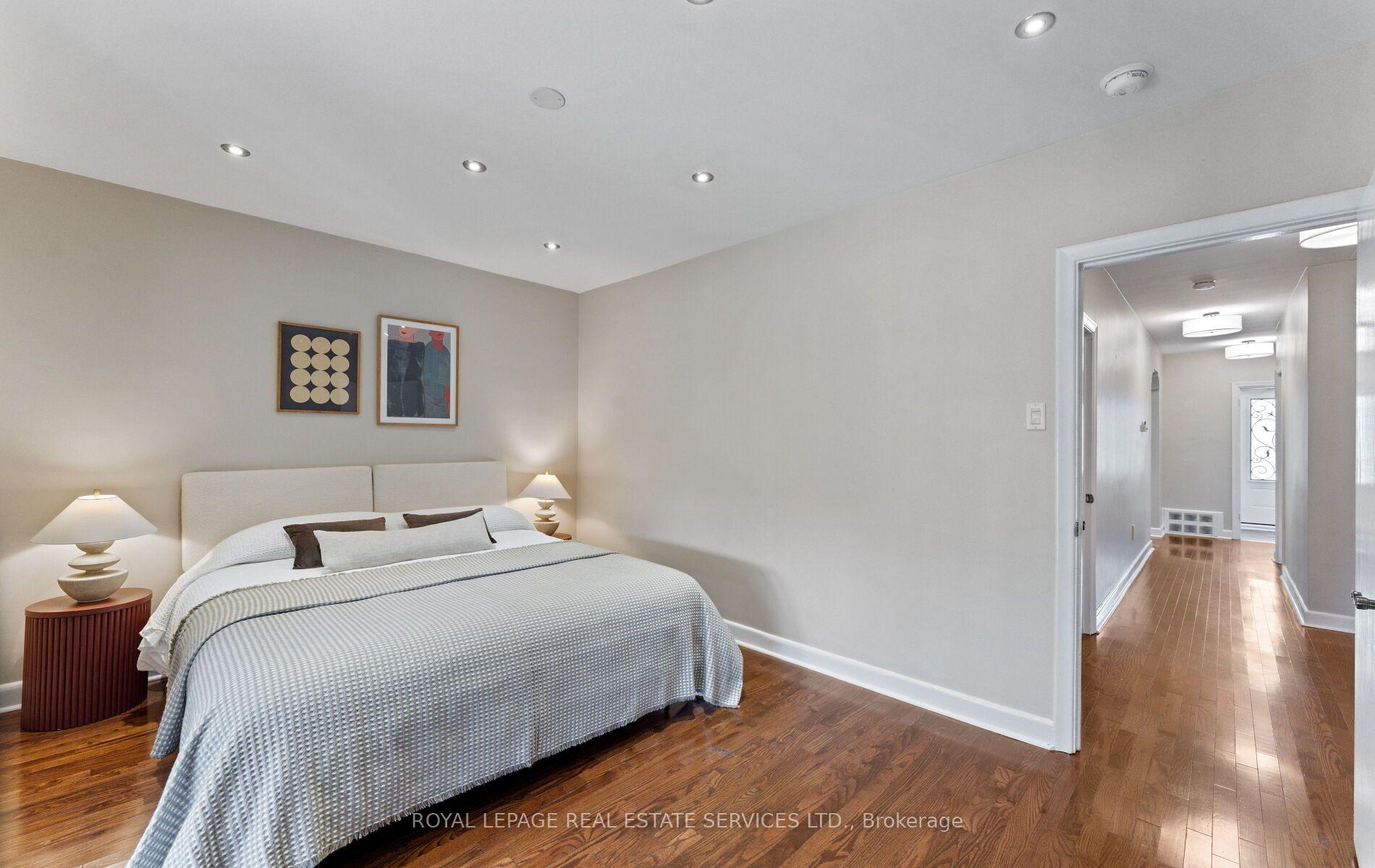 Photo 10 of 90 Silverhill Drive, Etobicoke, Islington-City Centre West — HOMEH