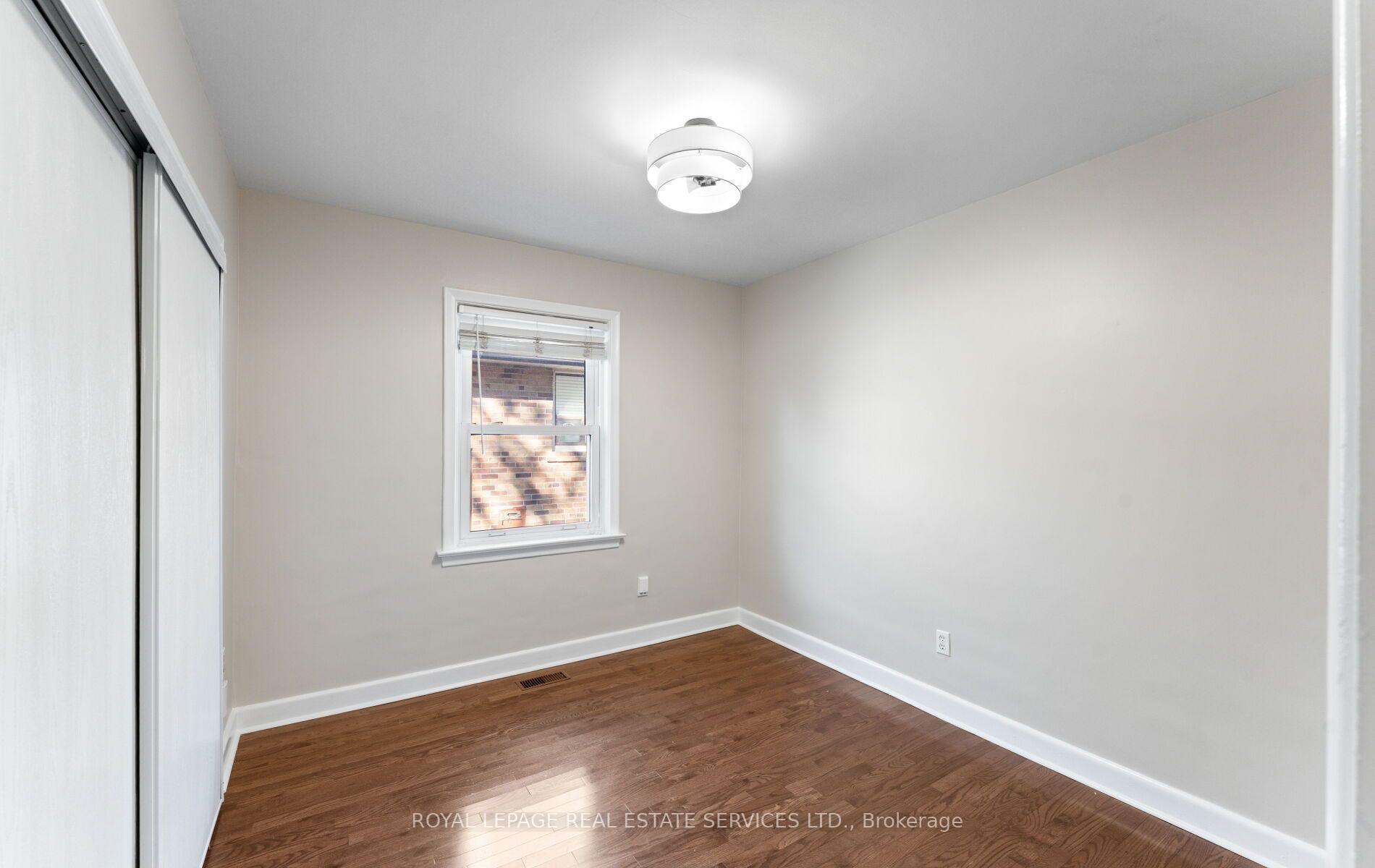 Photo 11 of 90 Silverhill Drive, Etobicoke, Islington-City Centre West — HOMEH