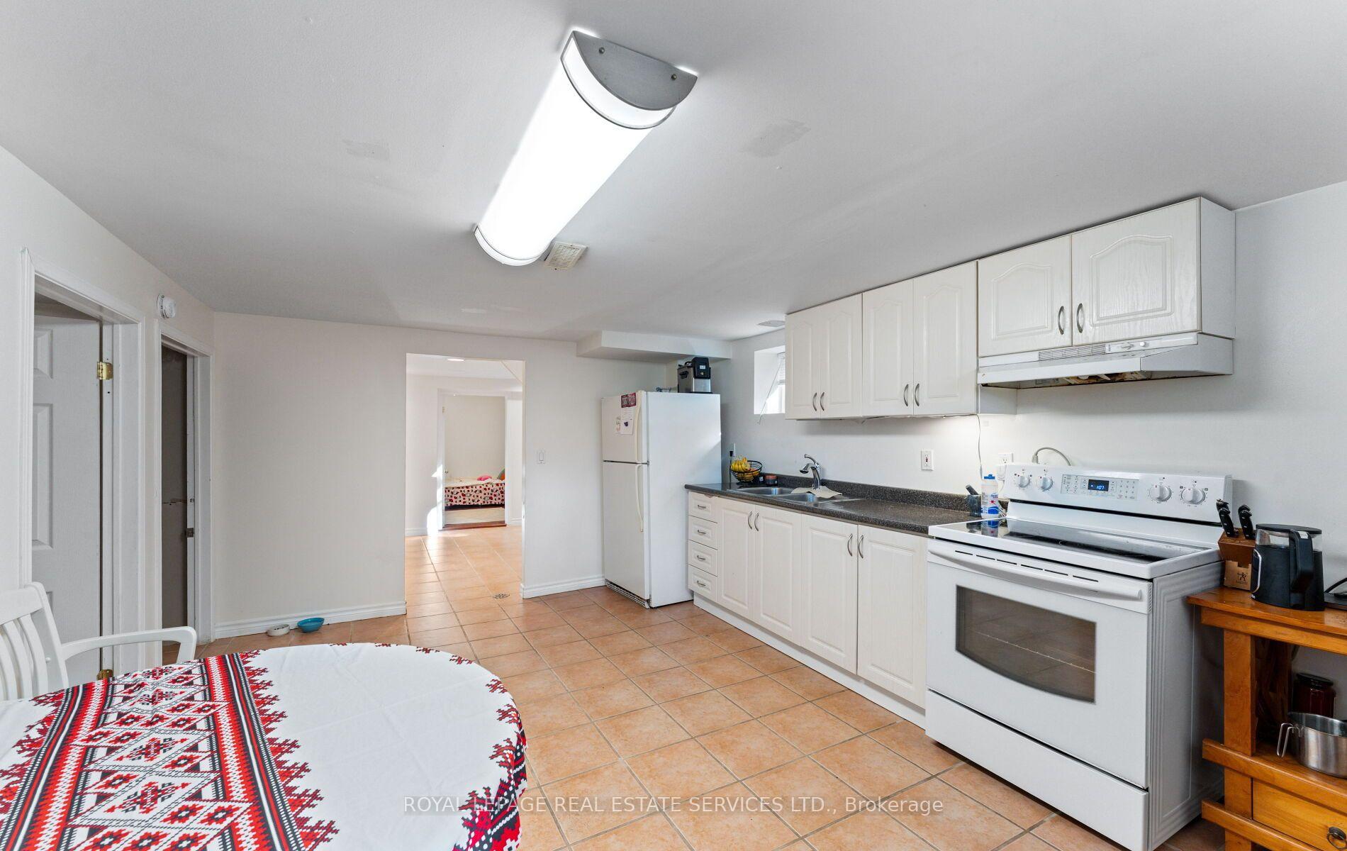 Photo 19 of 90 Silverhill Drive, Etobicoke, Islington-City Centre West — HOMEH