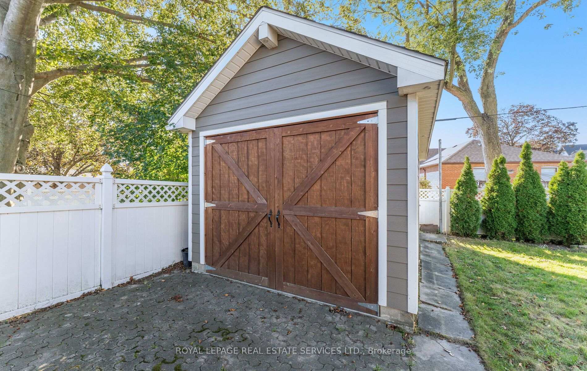 Photo 27 of 90 Silverhill Drive, Etobicoke, Islington-City Centre West — HOMEH