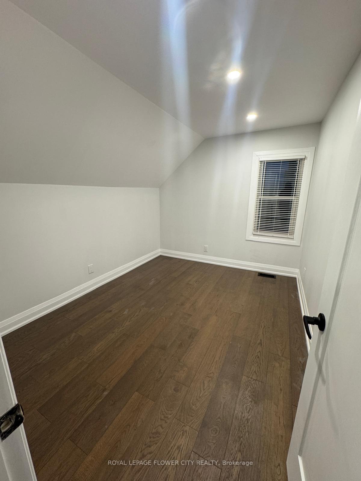 Photo 12 of Unit #Upper, 414 Perth Avenue, Toronto, Dovercourt-Wallace Emerson-Junction — HOMEH