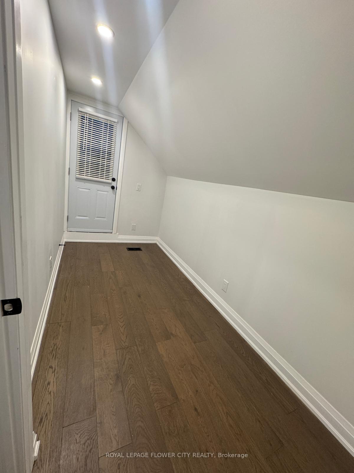Photo 13 of Unit #Upper, 414 Perth Avenue, Toronto, Dovercourt-Wallace Emerson-Junction — HOMEH