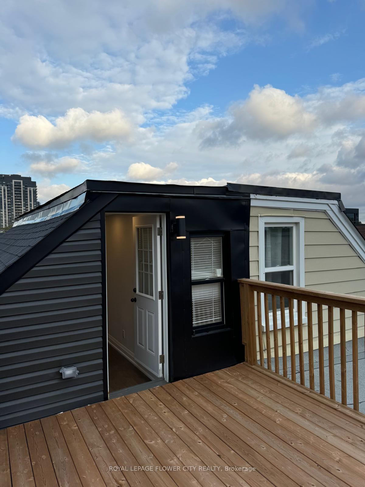 Photo 16 of Unit #Upper, 414 Perth Avenue, Toronto, Dovercourt-Wallace Emerson-Junction — HOMEH